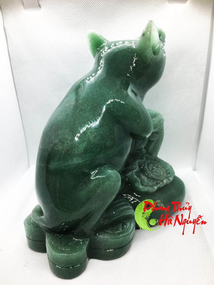 chuột ôm đĩnh tiền đá thạch anh xanh